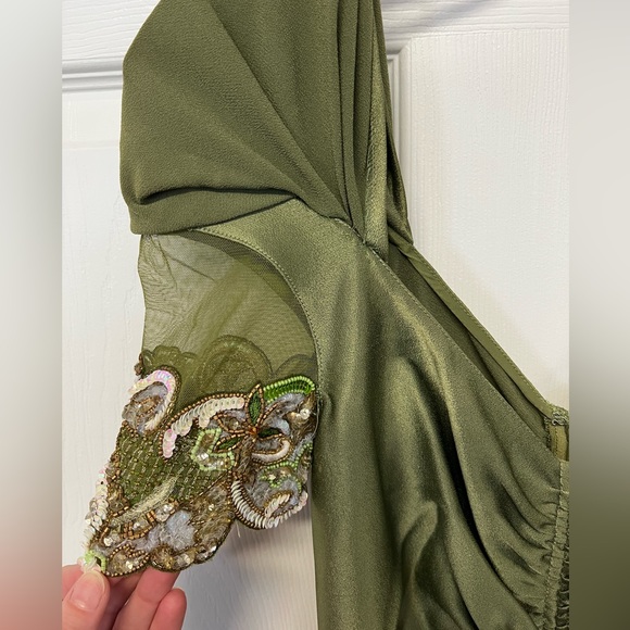 Teri Jon Formal Dress - Picture 4 of 7